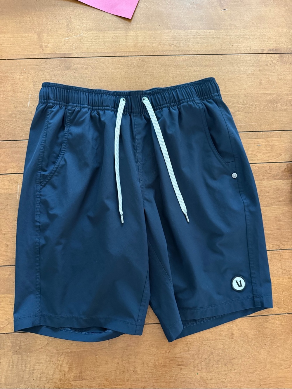 Men's Navy Vuori Kore lined shorts 9 inch - like new